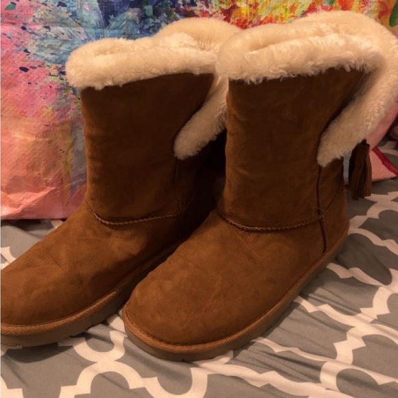 Arizona Jean Company Shoes - Arizona Jean Company Tan Shearling Boots